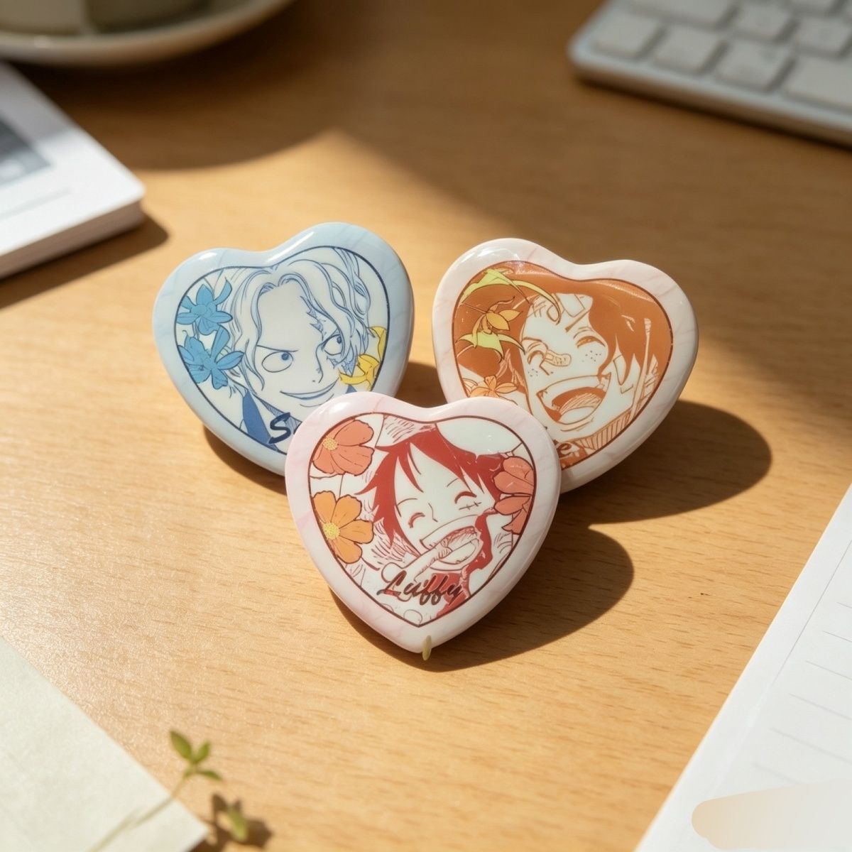 One Piece Luffy Ace Love Badge - Model Kit Luffy ulasan dan harga